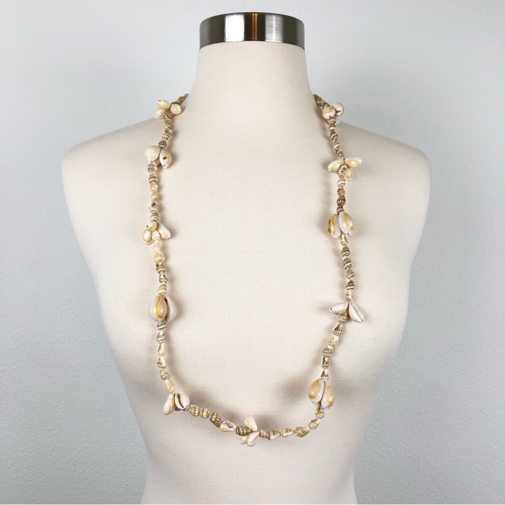 Hawaiian Vintage Beaded Small Shell Necklace